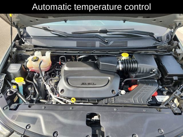 2021 Chrysler Pacifica Touring-L