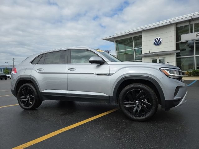 Used 2023 Volkswagen Atlas Cross Sport SE w/ Panoramic Sunroof Package