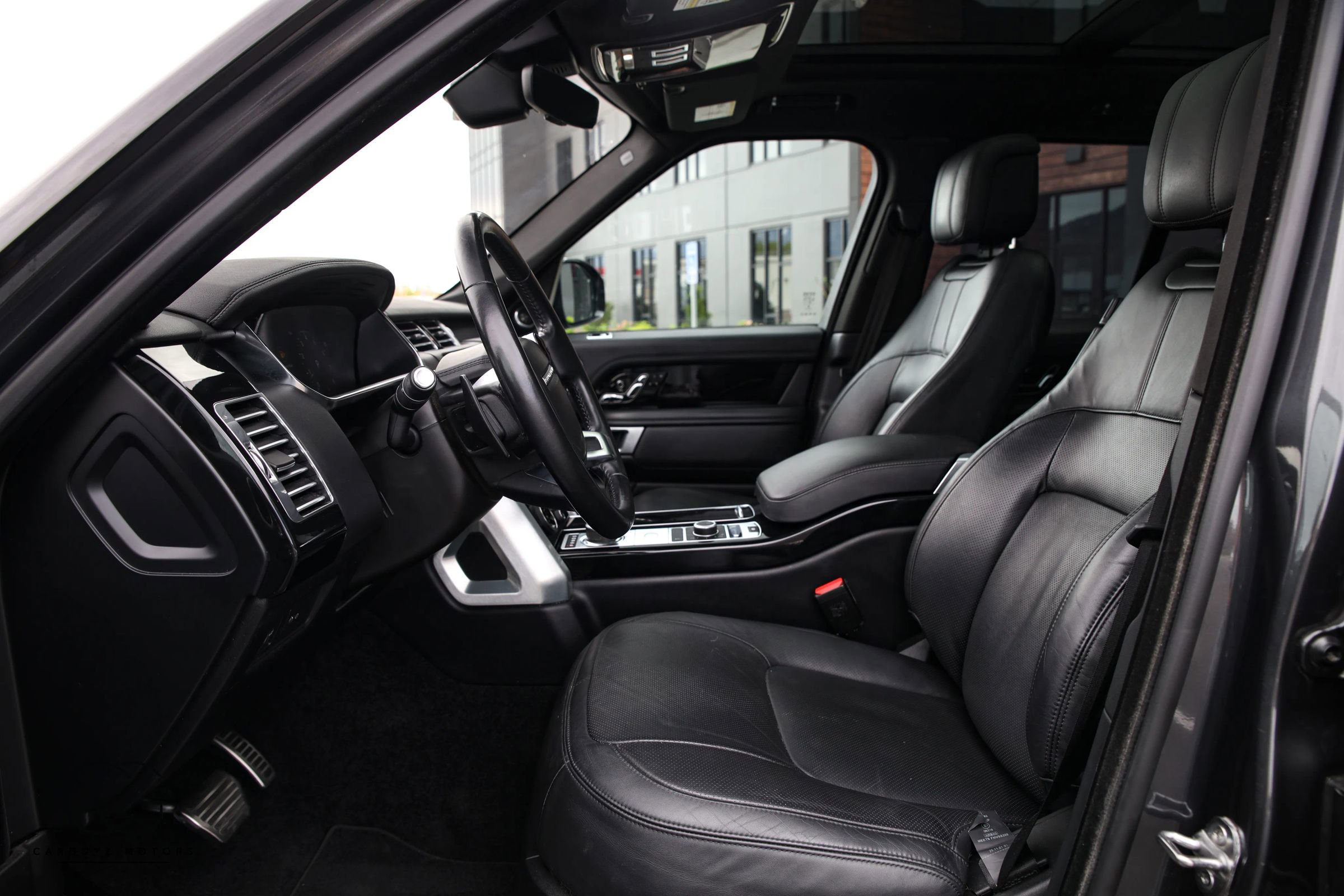 2022 Land Rover Range Rover P525 Westminster Edition