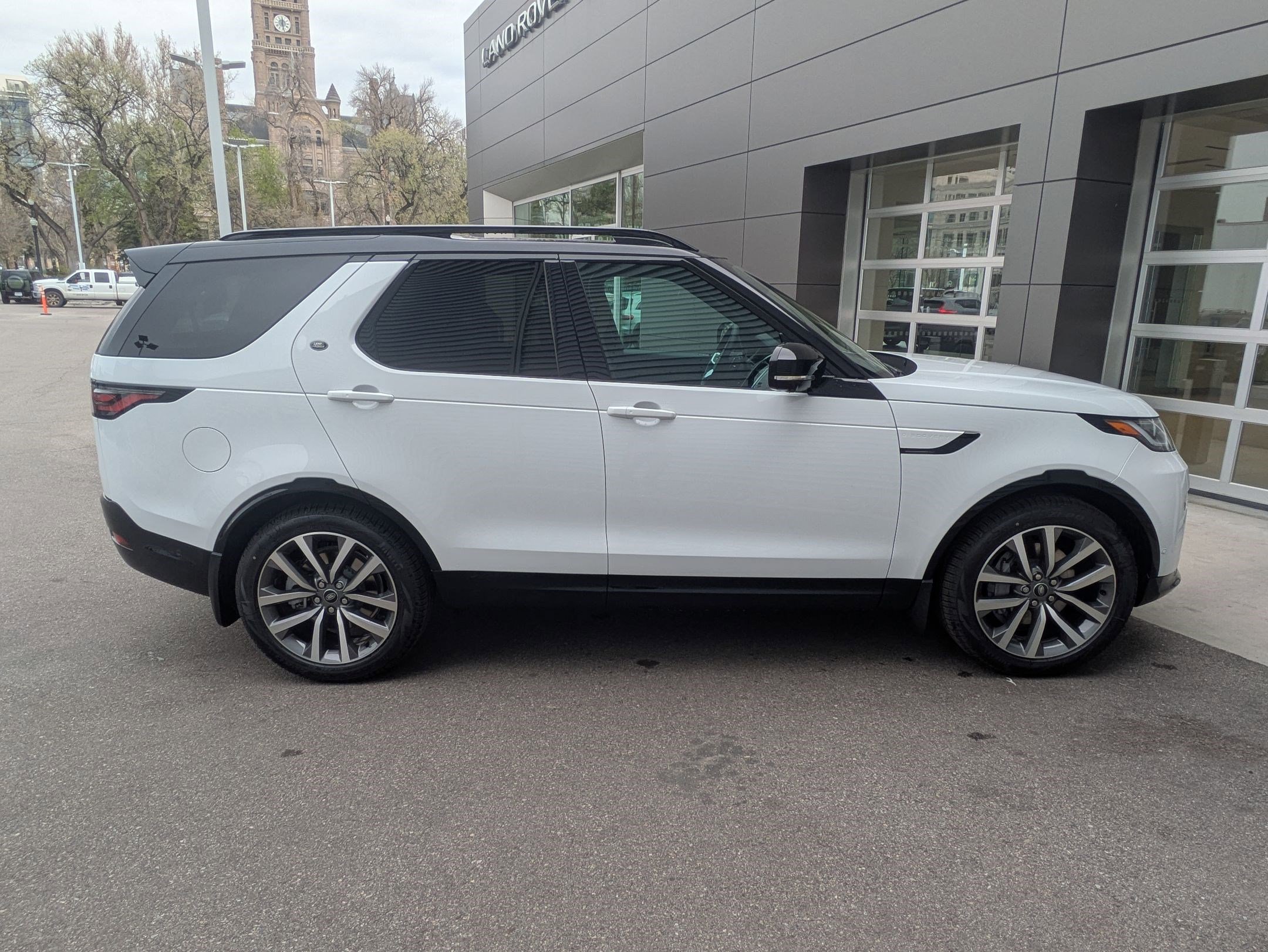 2026 Land Rover Discovery Dynamic SE
