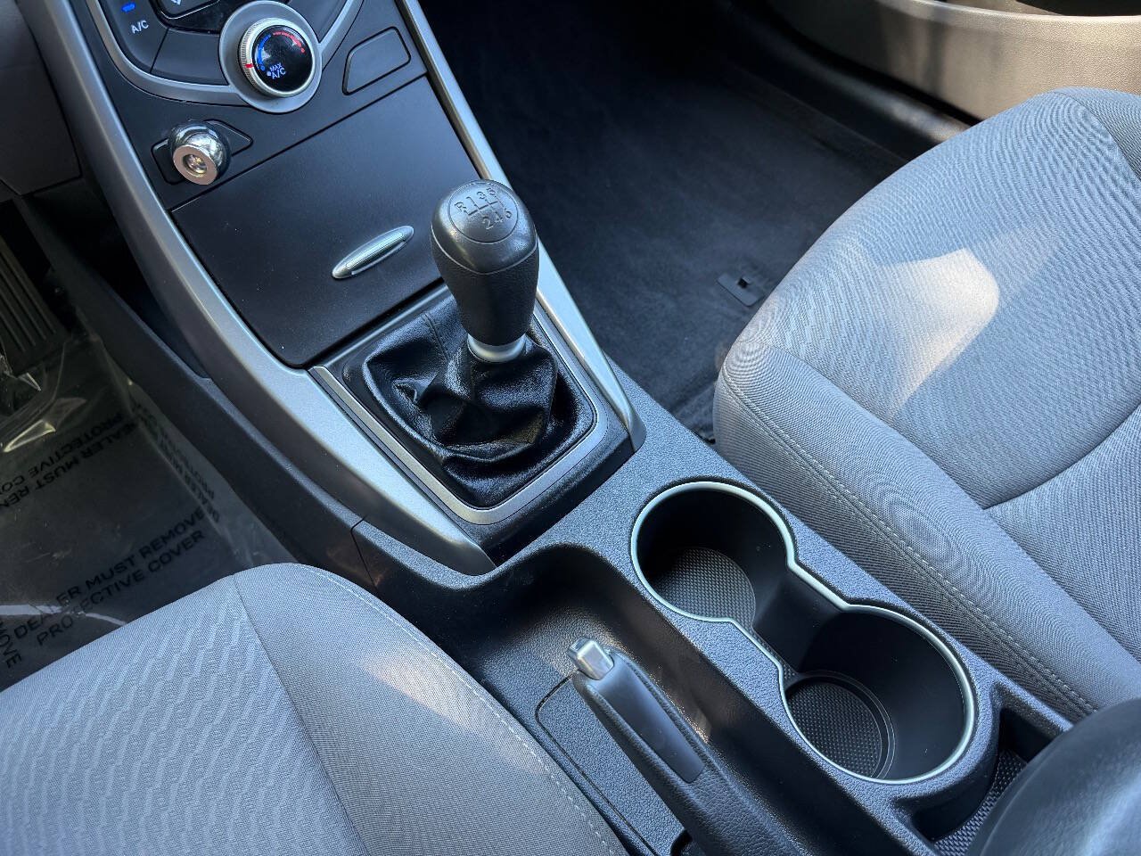 2016 Hyundai Elantra SE - Photo 12