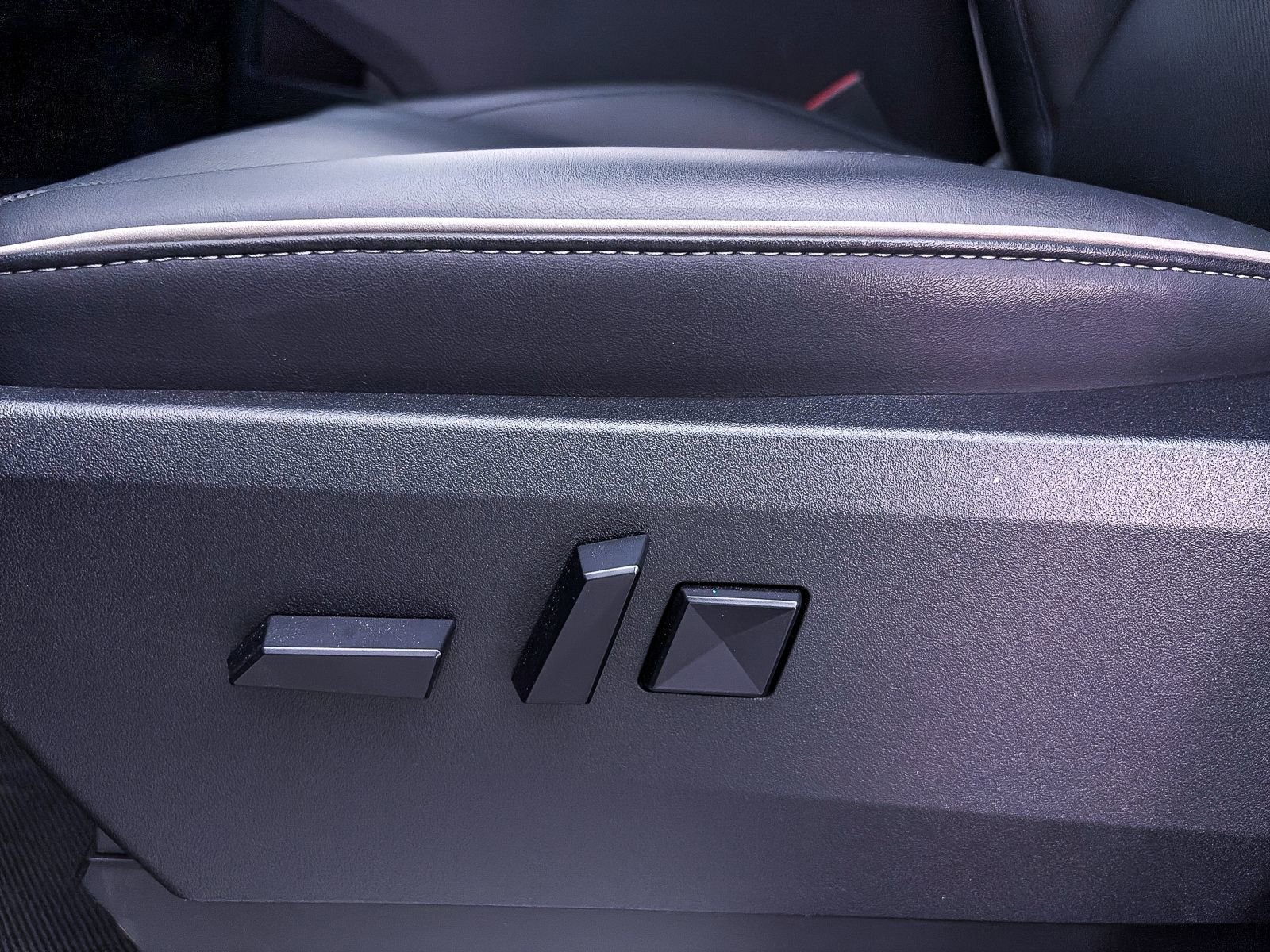 2024 Tesla Cybertruck AWD Crew Cab