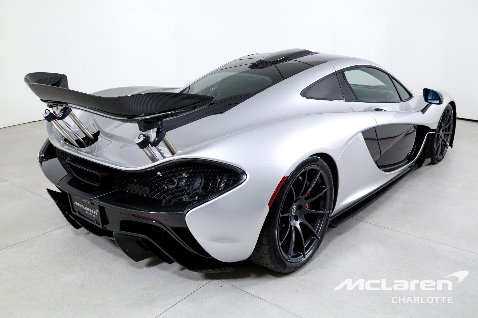 Used 2015 McLaren P1 photo 9