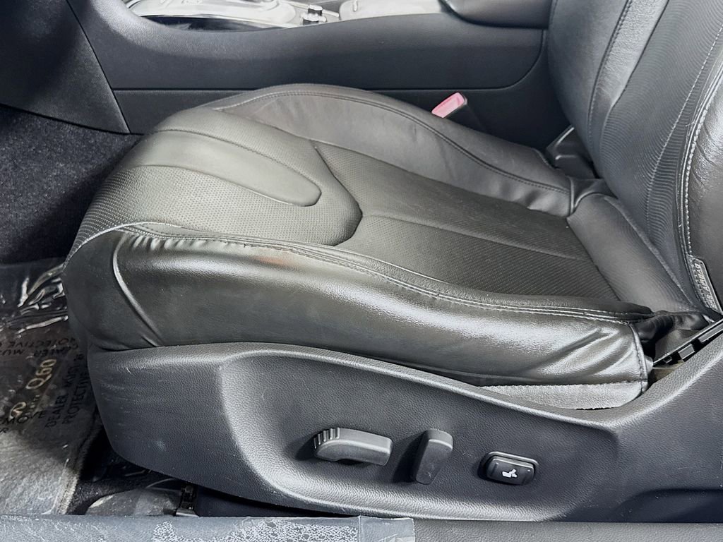 2014 INFINITI Q60 Convertible