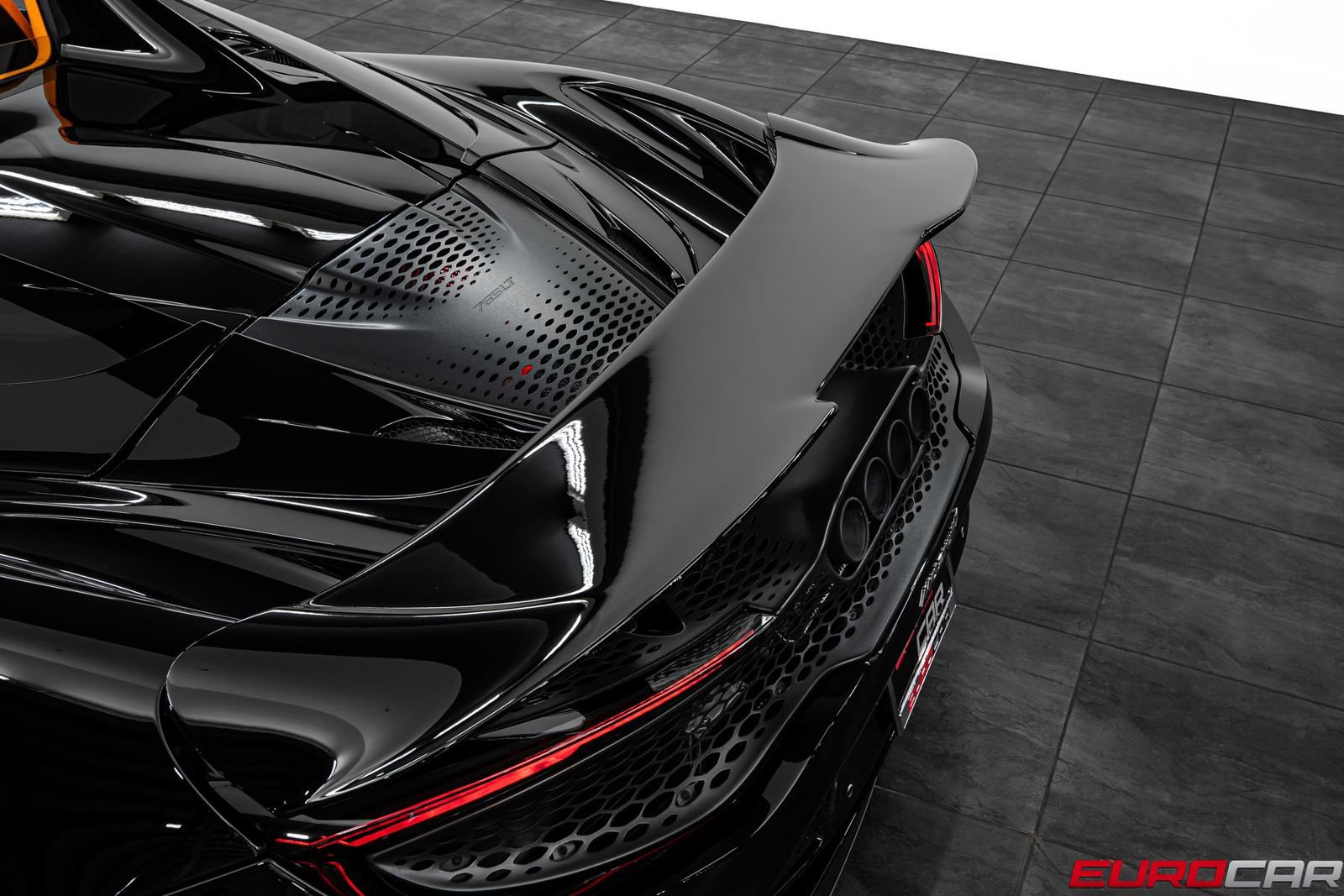 Used 2022 McLaren 765LT photo 22