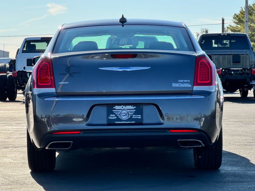 2021 Chrysler 300 Touring L