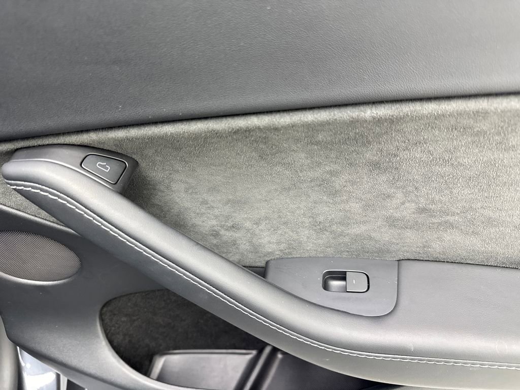 2024 Tesla Model Y Performance