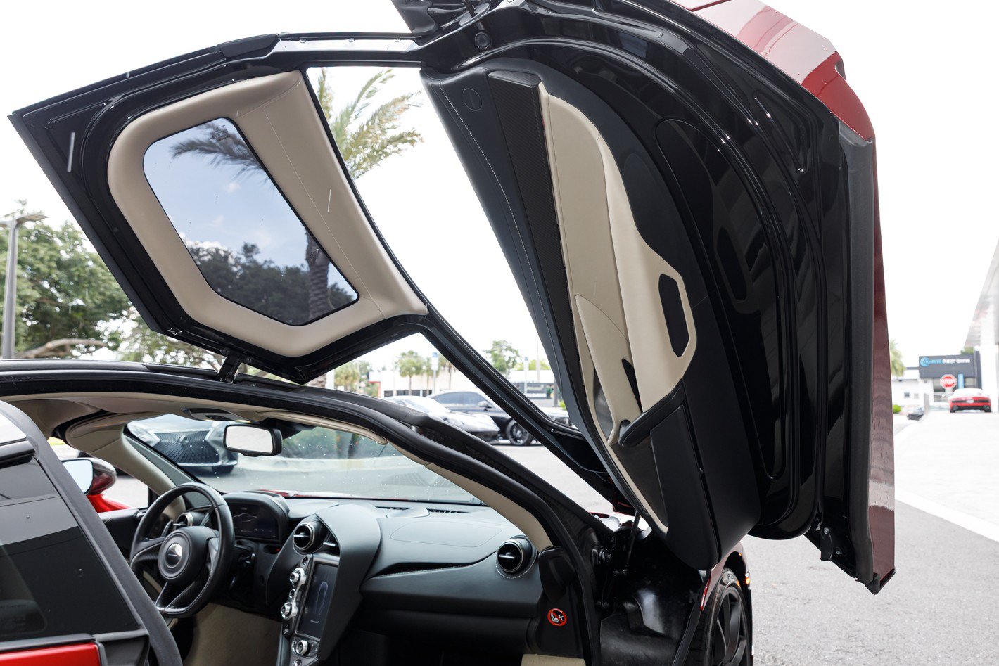 Used 2018 McLaren 720S Luxury photo 27