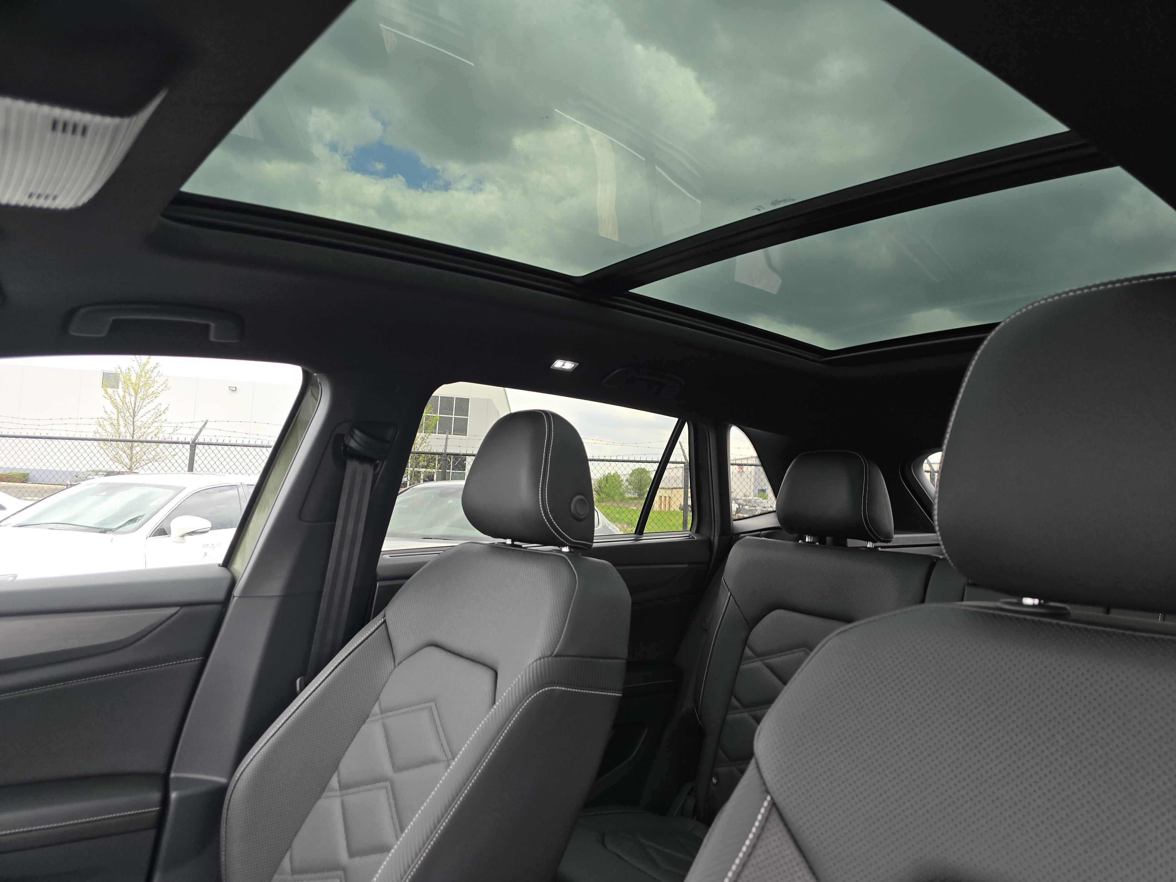 2026 Volkswagen Atlas Cross Sport SE