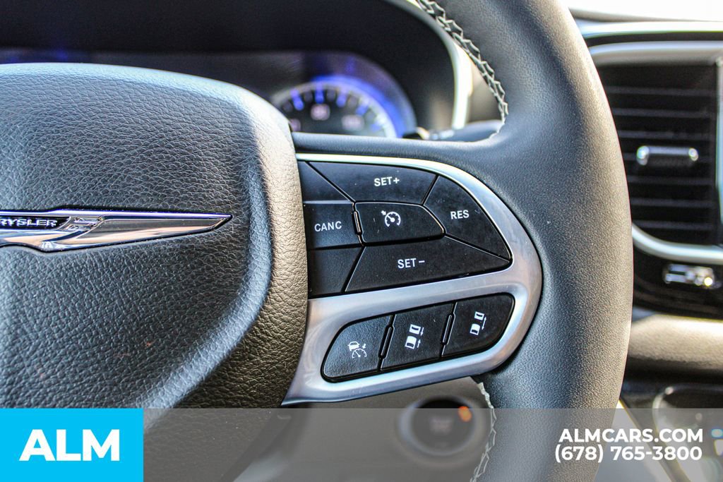 2024 Chrysler Pacifica Touring-L