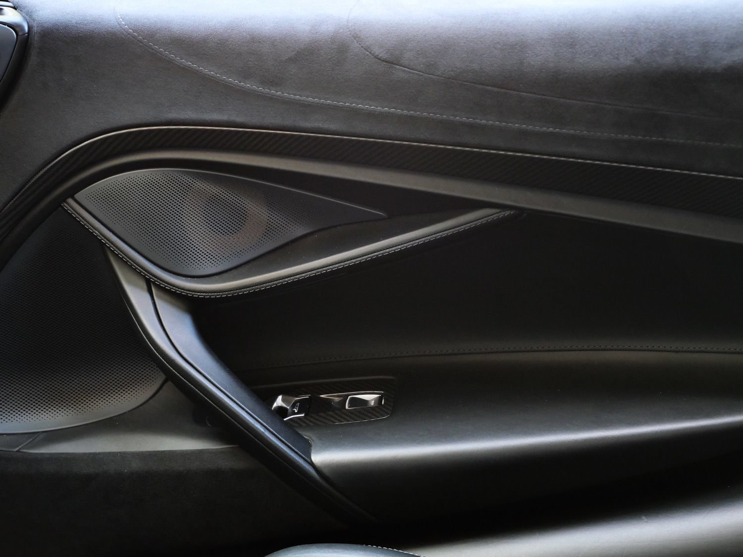 Used 2020 McLaren 720S photo 24