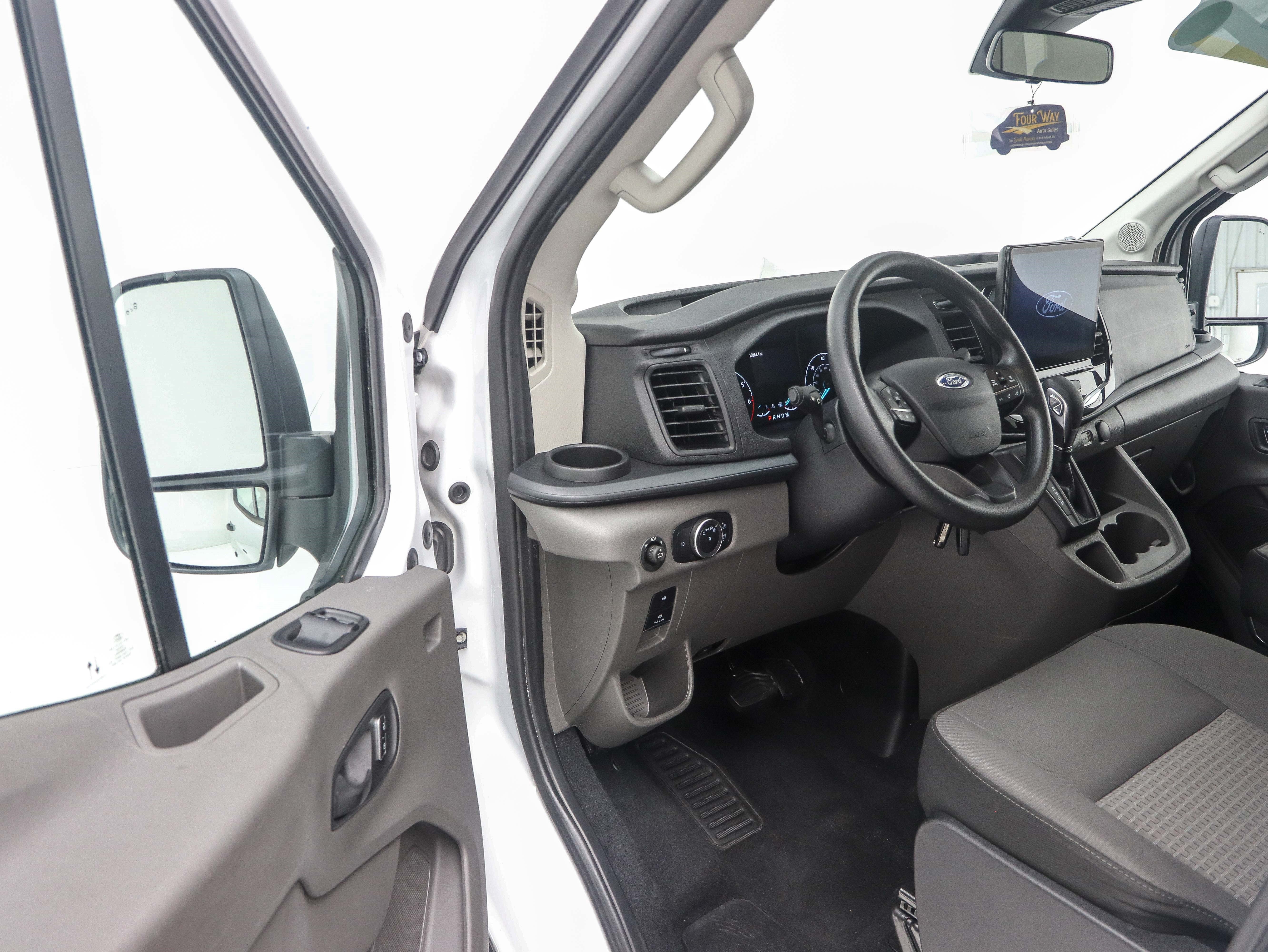 2025 Ford Transit Passenger Van XLT - Photo 20