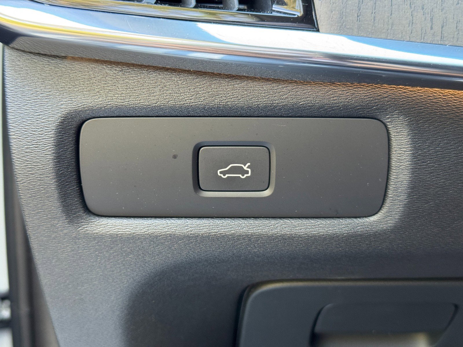 2023 Volvo S90 B6 Plus