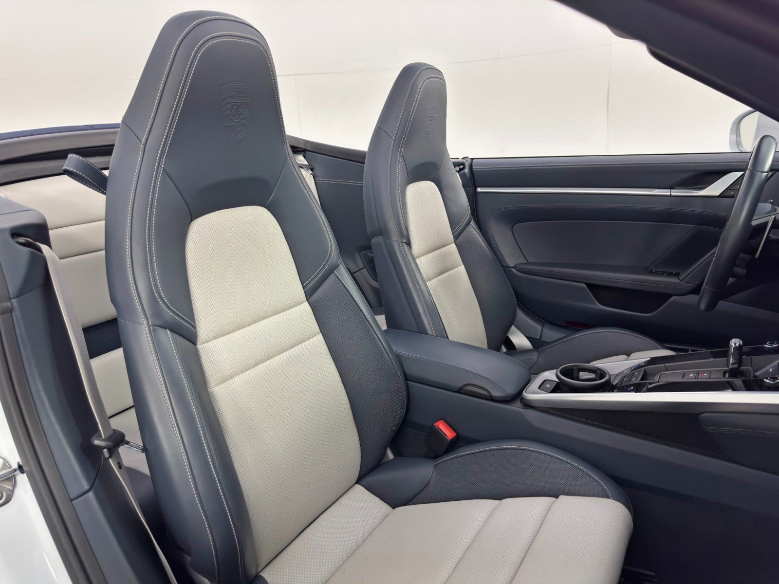 2022 Porsche 911 Carrera