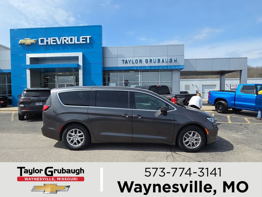 Used 2023 Chrysler Pacifica Touring-L
