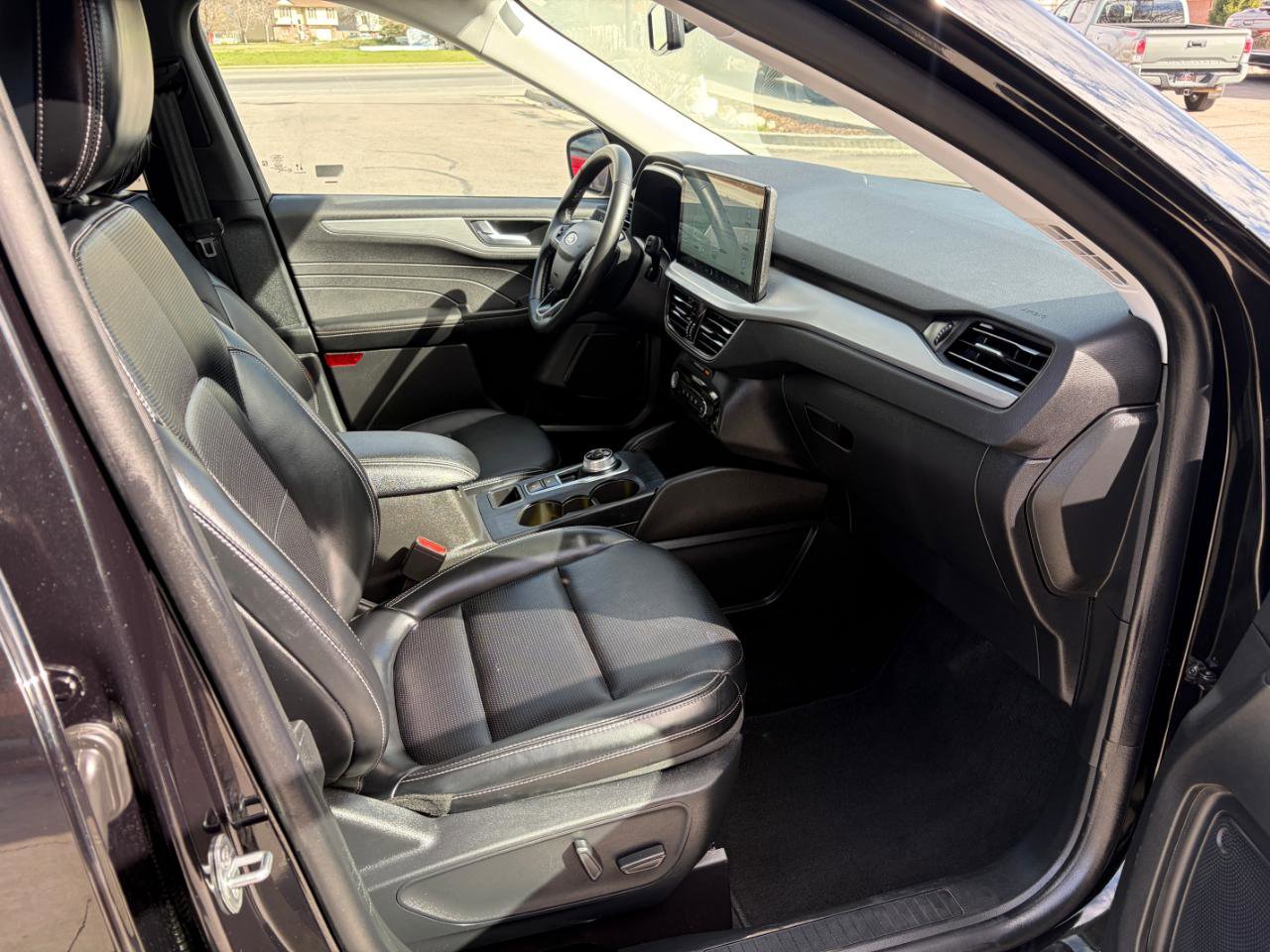 2025 Ford Escape Platinum