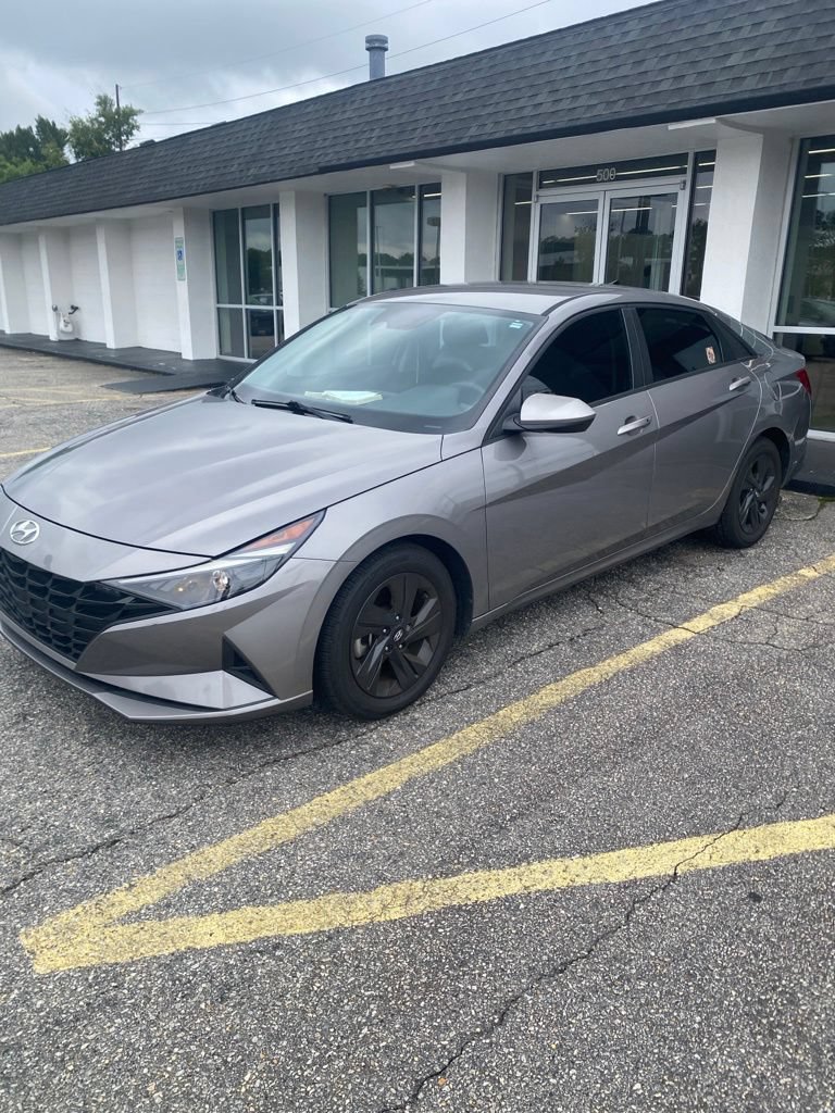 Used 2022 Hyundai Elantra SEL w/ Preferred Accessory Package