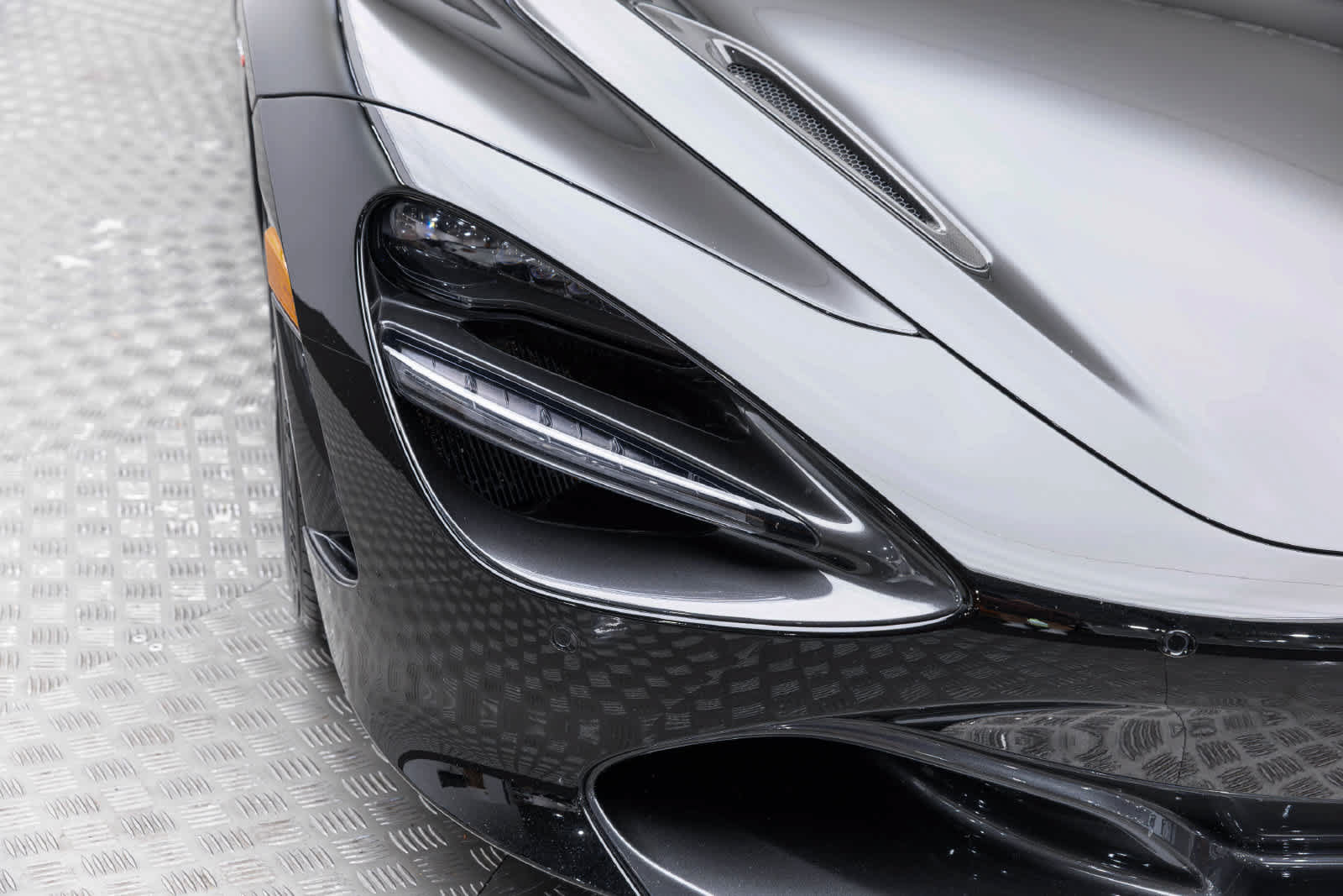 Used 2022 McLaren 720S Spider photo 39