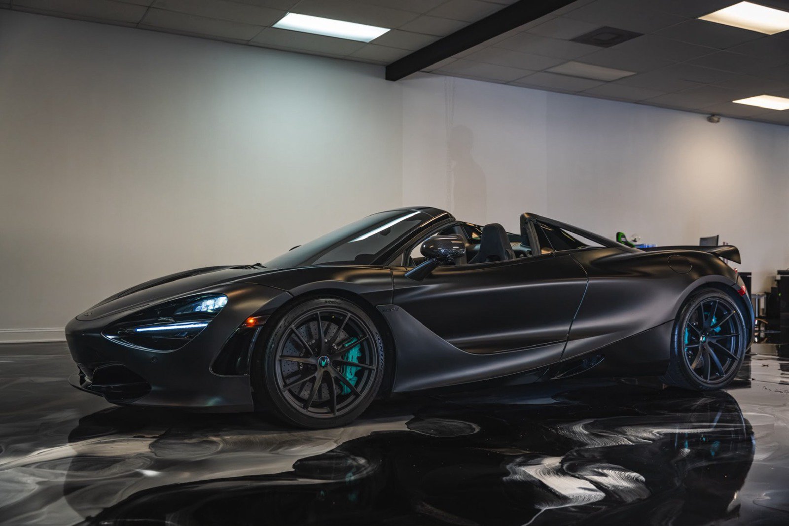 Used 2020 McLaren 720S Performance photo 13