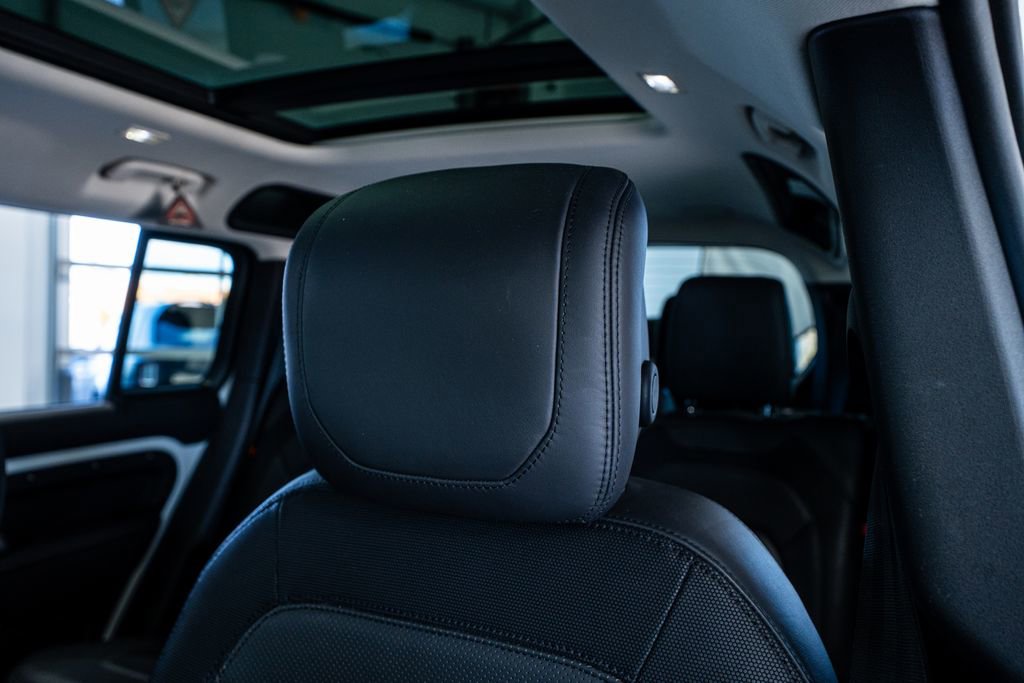 2023 Land Rover Defender 110 X-Dynamic SE