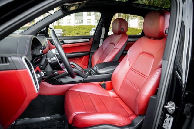 2023 Porsche Cayenne Platinum Edition