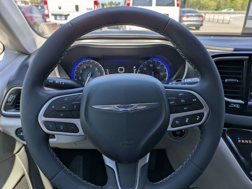 2022 Chrysler Pacifica Touring-L