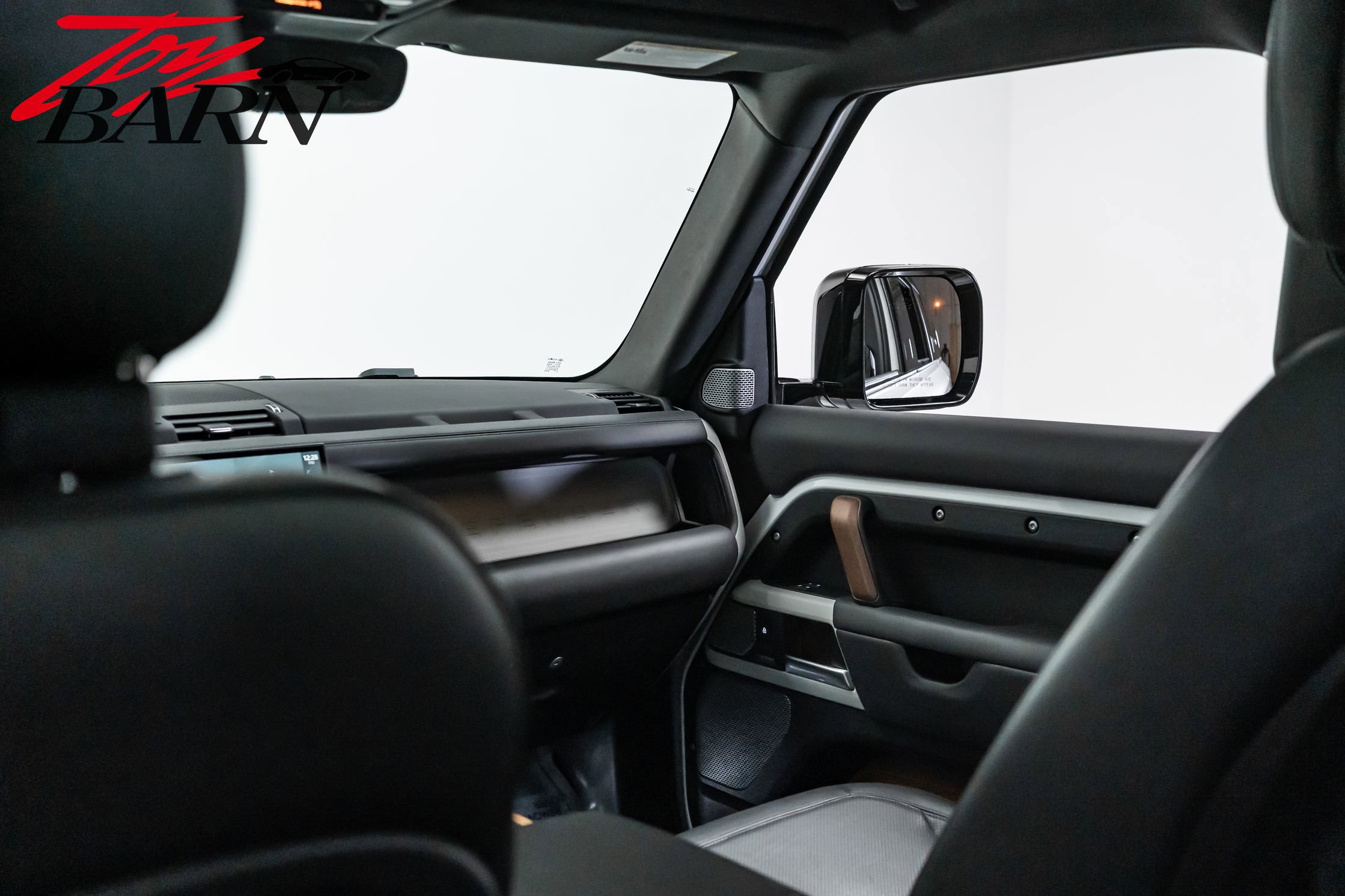 2023 Land Rover Defender 130 SE