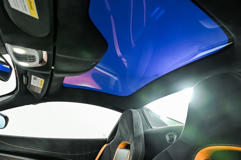 Used 2022 McLaren 720S Performance photo 19