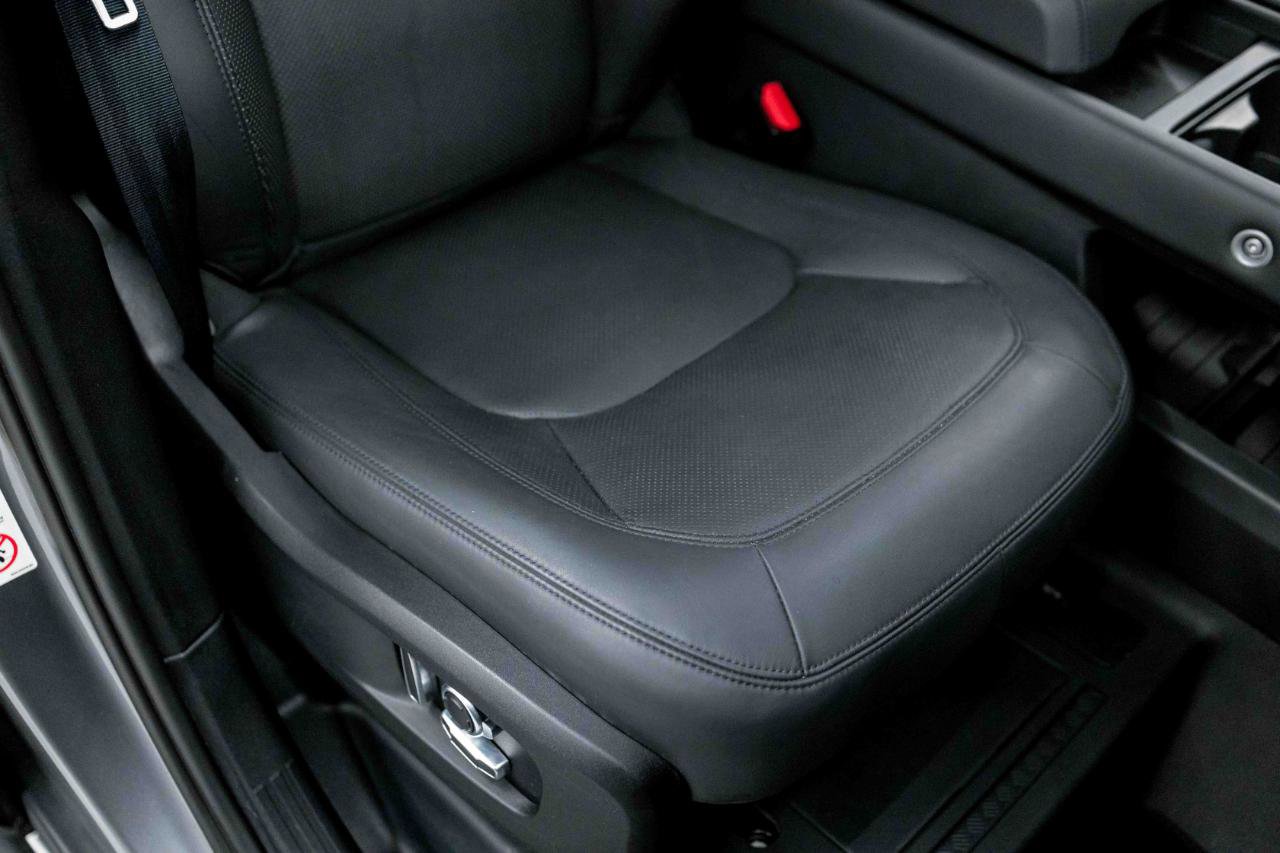 2023 Land Rover Defender 130 SE