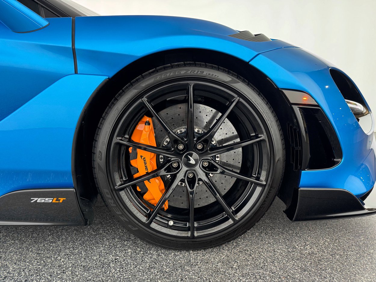 Used 2022 McLaren 765LT photo 34