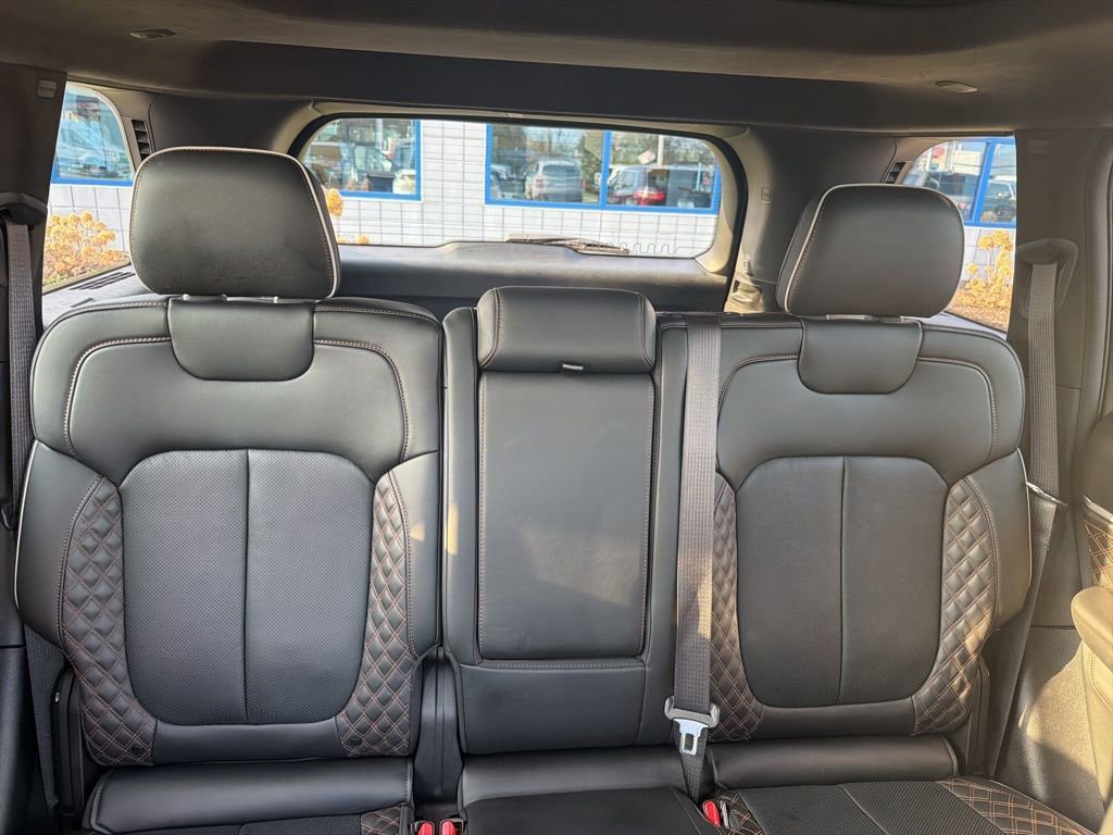 2022 Jeep Grand Cherokee Summit