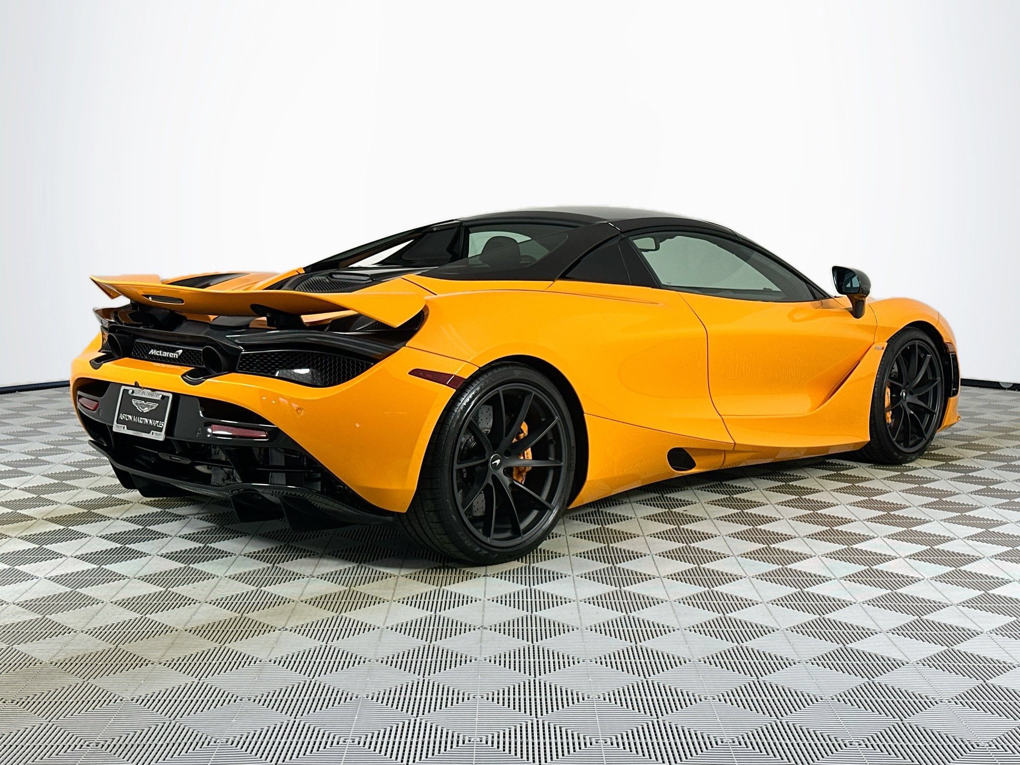 Used 2022 McLaren 720S Performance photo 31