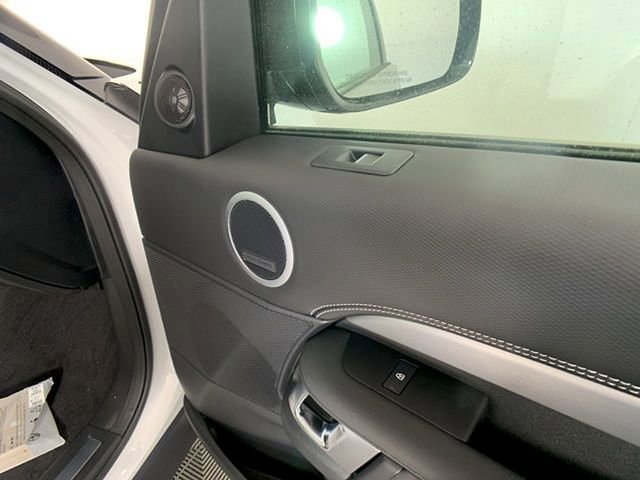 2025 Land Rover Discovery Dynamic SE