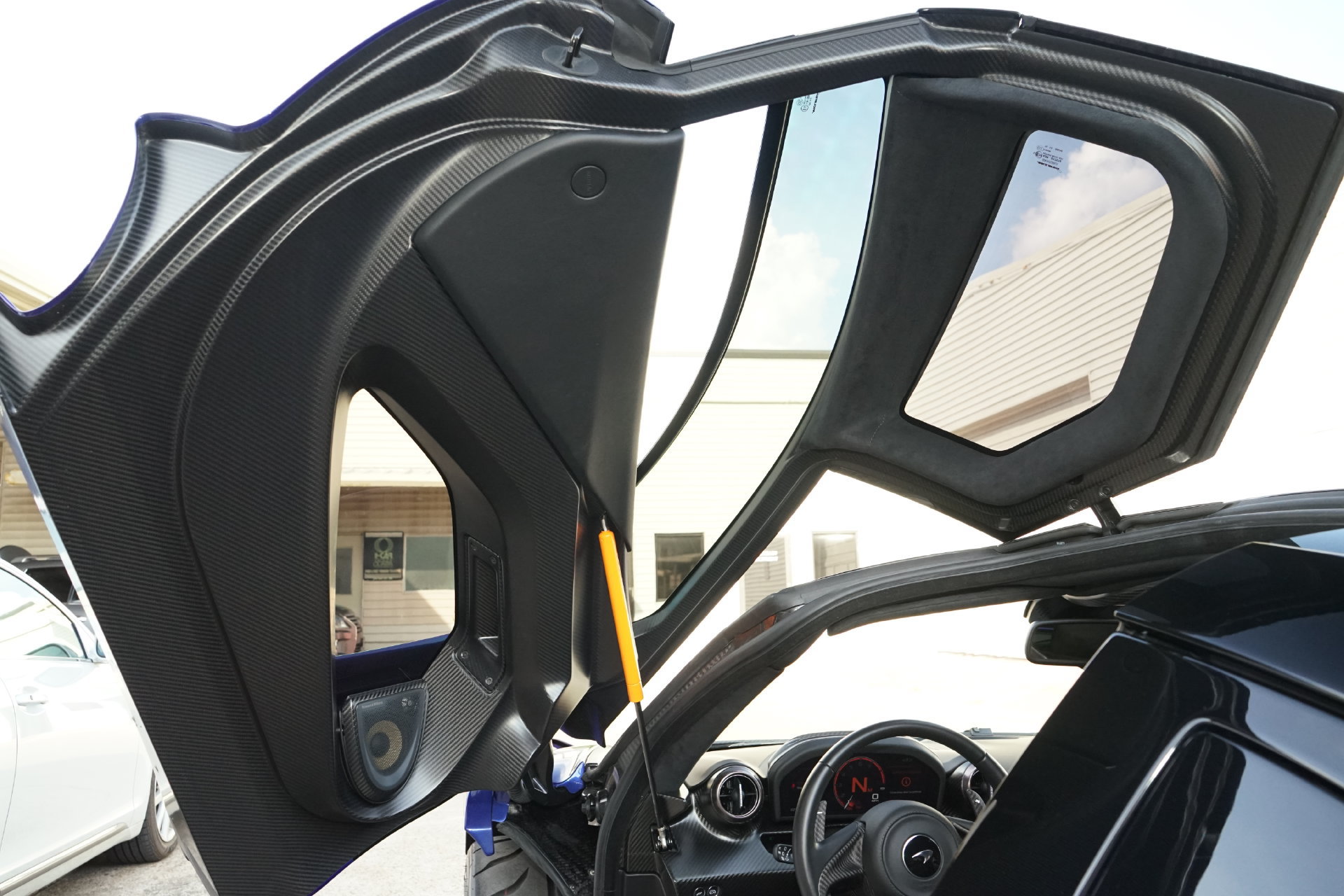 Used 2019 McLaren Senna photo 21