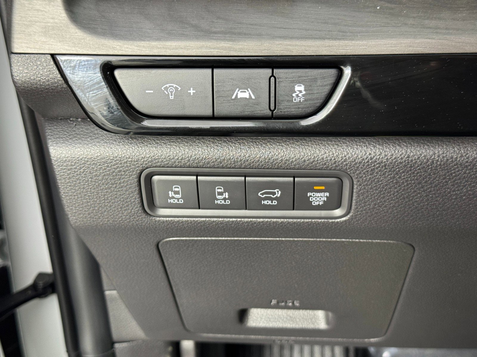 2024 Kia Carnival SX