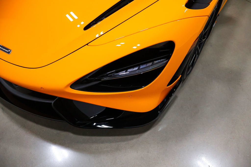 Used 2022 McLaren 765LT photo 98