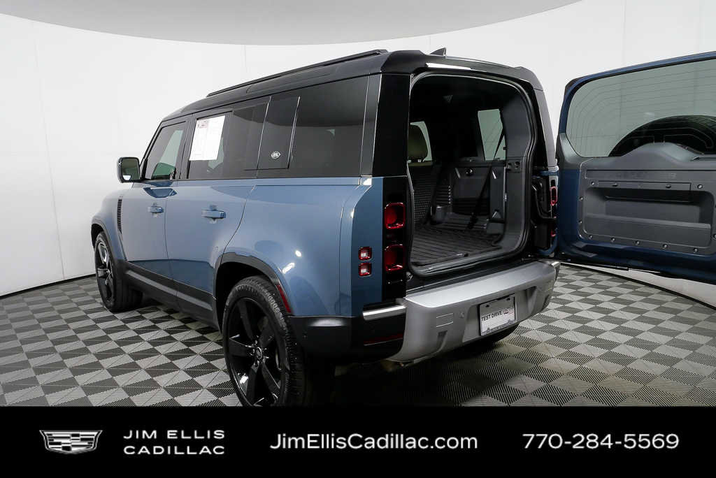 2023 Land Rover Defender 110 SE