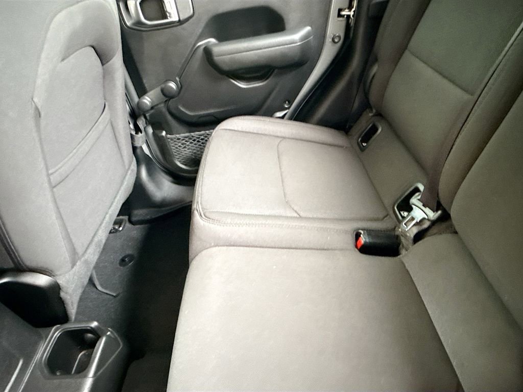 2022 Jeep Gladiator Sport