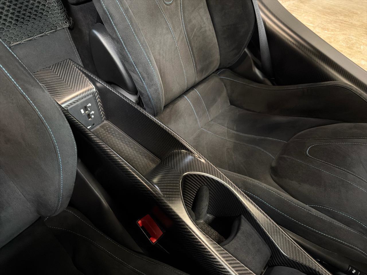 Used 2021 McLaren 765LT photo 41