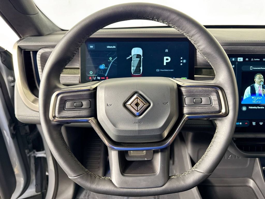 2025 Rivian R1S Adventure