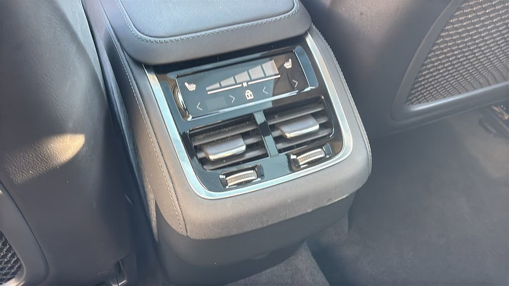 2025 Volvo Xc90 B6 Plus