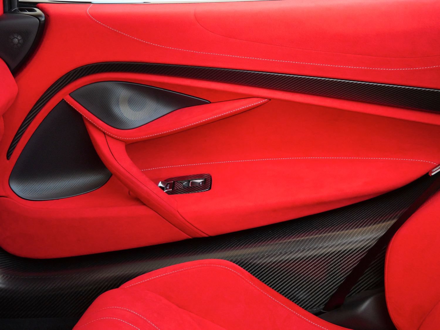 Used 2022 McLaren 765LT photo 27