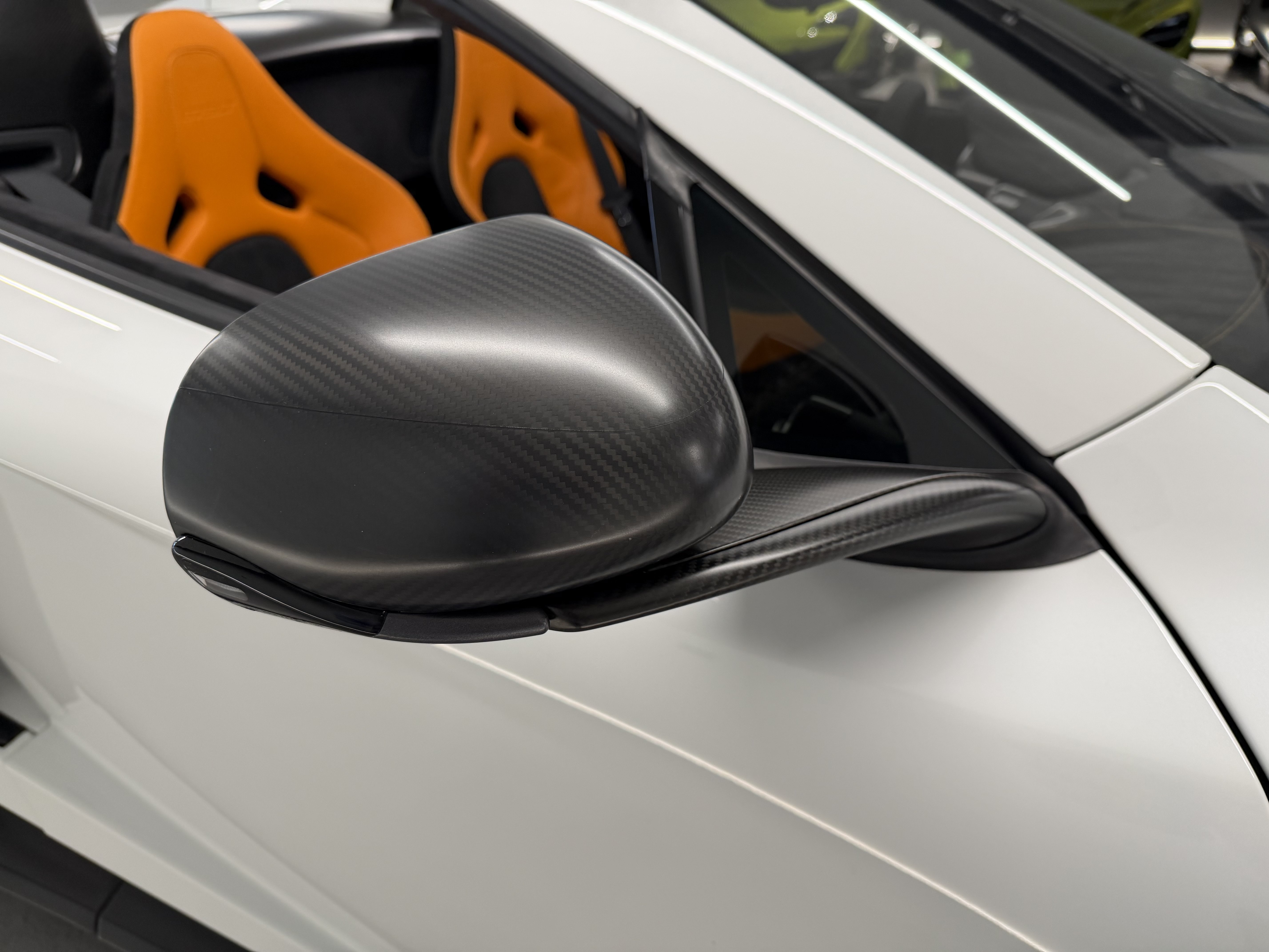 Used 2016 McLaren 675LT Spider photo 8