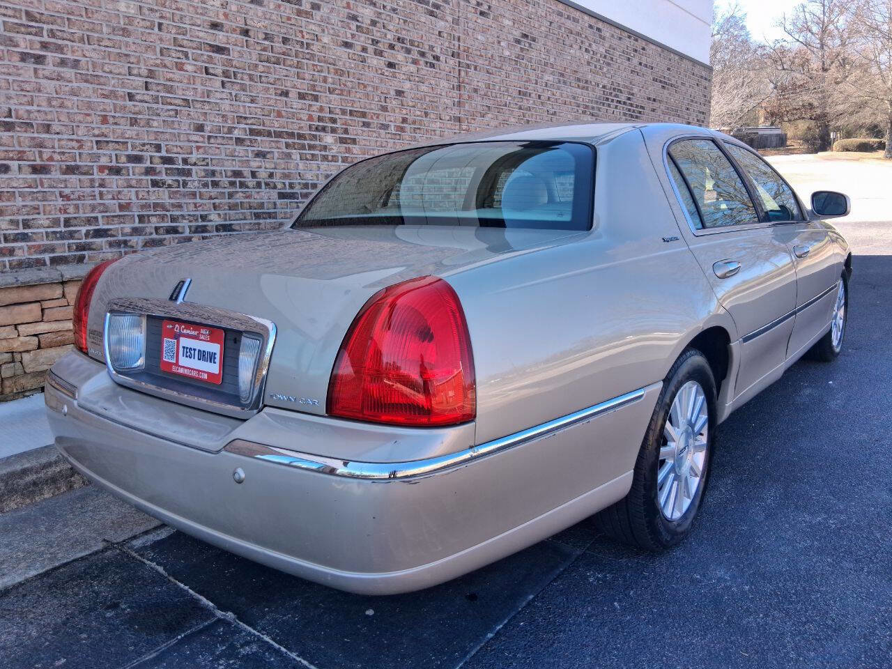 2004 Lincoln Town Car Signature