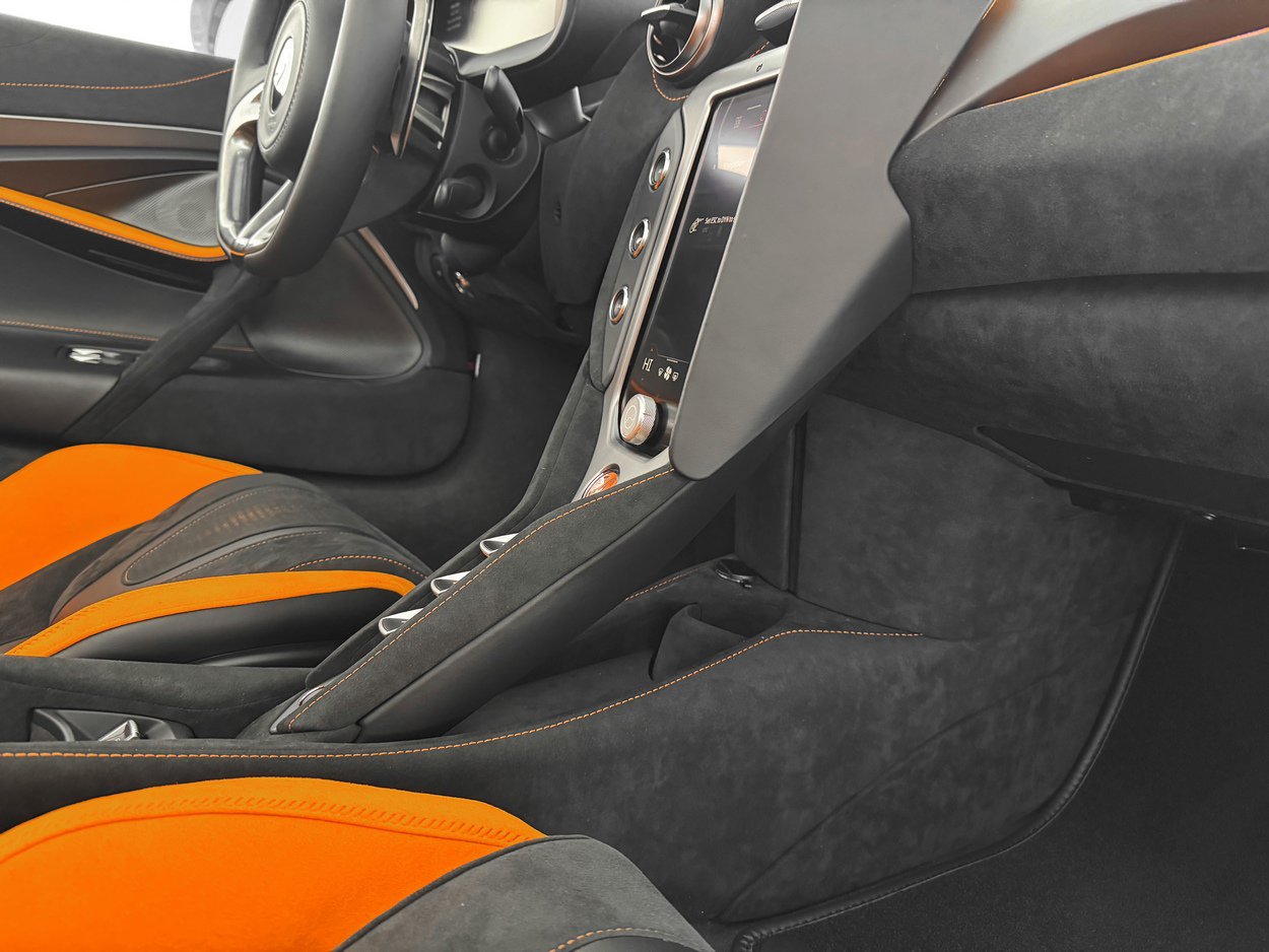 Used 2026 McLaren 750S Spider photo 27
