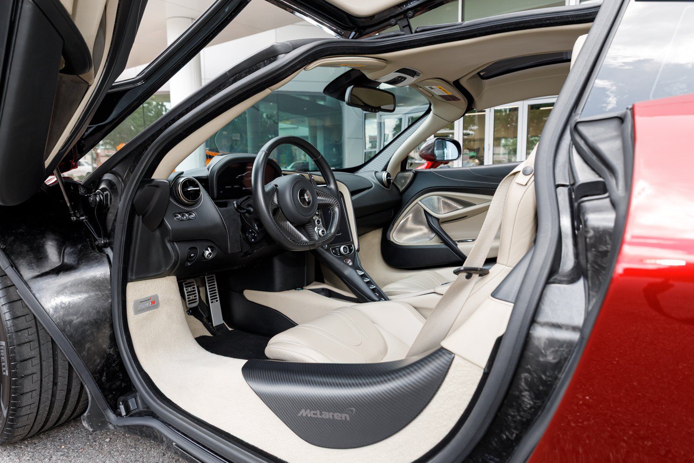 Used 2018 McLaren 720S Luxury photo 23