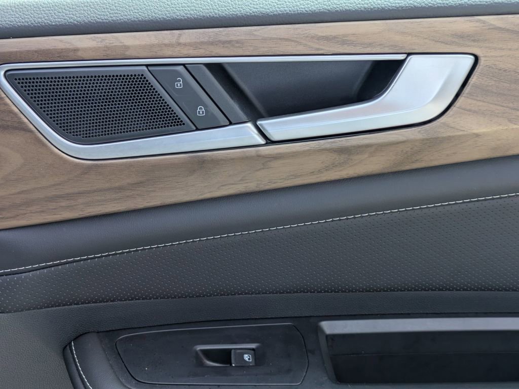 2025 Volkswagen Atlas SE