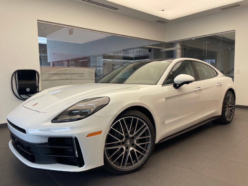 New 2026 Porsche Panamera 4