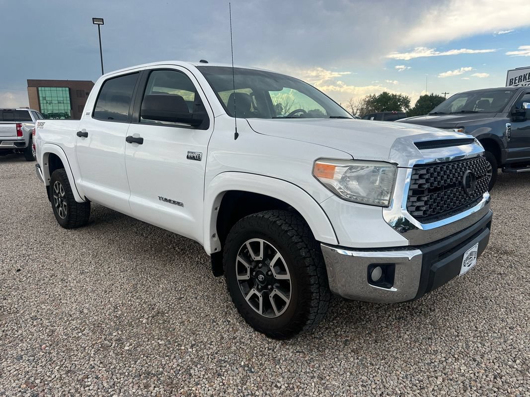 Used 2017 Toyota Tundra SR5 w/ SR5 Upgrade Package