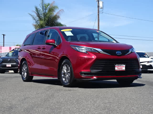 Certified 2023 Toyota Sienna LE